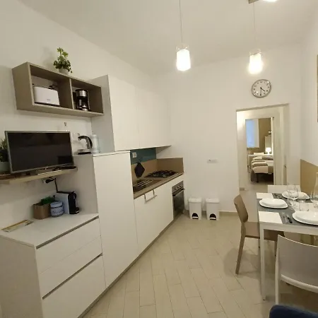 Firsthouse - Nel Centro Storico Con Parcheggio Gratuito Апартаменты Сиена